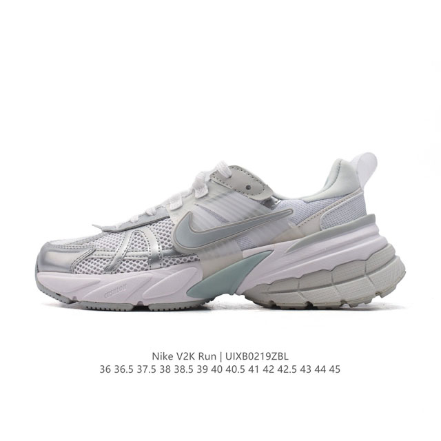 公司级 Nike 耐克 V2K Run 减震防滑 复古低帮运动跑步鞋 超火复古跑鞋，采用太空革组合呼吸网眼布鞋面材质，搭载正确4层组合底模，嵌入Tpu加固稳定模