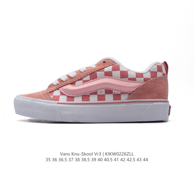 万斯 Vans Knu-Skool Vr3 Lx 面包鞋帆布鞋面。坎普尔 茱利安系列低帮复古硫化休闲运动板鞋“肥胖版大Logo”要说整个年最为热门的鞋型之一，