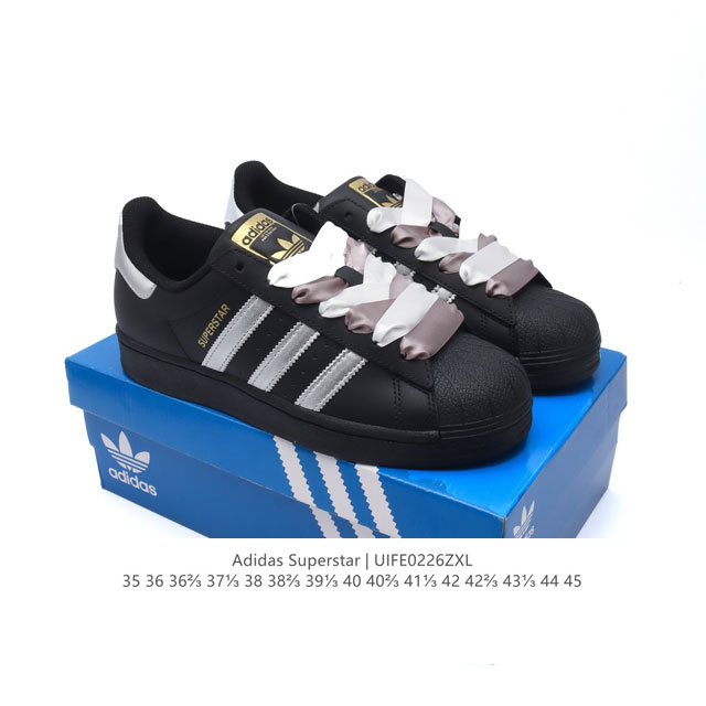 阿迪达斯 Adidas Superstar 三叶草经典贝壳头系列 新款休闲板鞋潮流男女士运动鞋 。鞋面柔软皮革材质 标志性的贝壳鞋头，锯齿三条纹，简约的线条。就