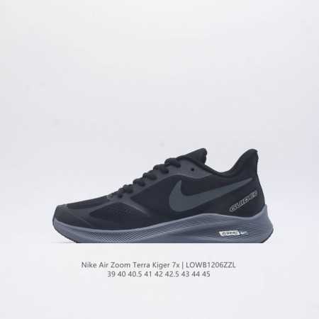耐克 男鞋飞马 登月7代 Zoom Winflo 7X 登月系列训练跑步鞋 缓震增高休闲运动跑步鞋大爆款旅游出行必入跑鞋！ 科技含量顶呱呱 1. 非凡舒适 鞋舌 - 点击图像关闭