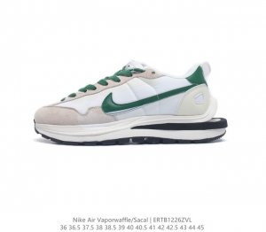 耐克 Sacai X Nike Vaporwaffle 华夫三代3.0 走秀重磅联名款运动鞋 鞋款由pegasus与vaporfly两款鞋型的设计元素共同构建