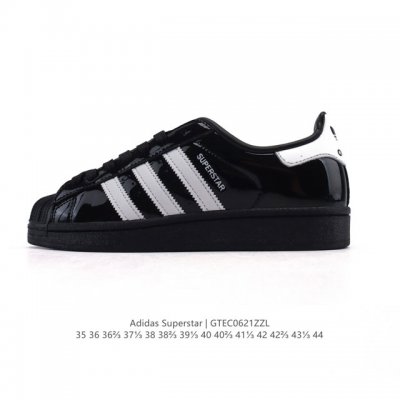 阿迪达斯 Adidas Superstar 2025年新款鞋子 蛇年新款经典贝壳头系列 新款休闲板鞋潮流男女士运动鞋 。鞋面柔软皮革拼接材质 标志性的贝壳鞋头，