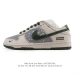 公司级 耐克 Nike Sb Dunk Low Pro 运动鞋复古板鞋。采用柔软皮革拼接鞋面，经久耐穿，塑就如元年款 Dunk 般的复古质感。鞋头透气孔，搭配鞋