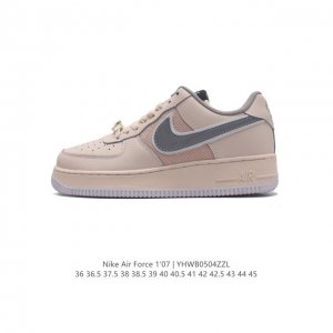 耐克 Nike Air Force 1 '07 空军一号男女子运动鞋复古篮球鞋，巧妙结合复古美学和新潮魅力，旨在致敬 40 年来风靡世界的元年款篮球鞋。皮革织物