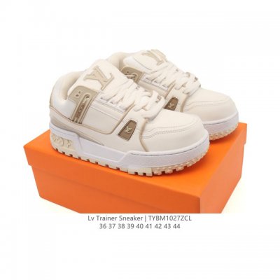 路易威登 Louis Vuitton Lv路易威登板鞋 时尚运动鞋潮厚底增高男女鞋。舒适防滑底和百搭性霸屏整个时尚娱乐圈，细节调整完美主义！采用柔软皮革拼接鞋面