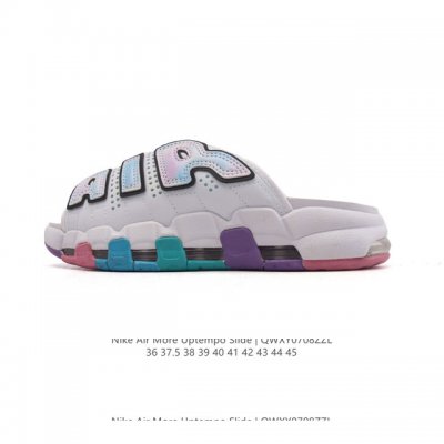 耐克 Nike Air More Uptempo Slide皮蓬拖鞋 休闲沙滩鞋 家居拖鞋 以流行于街头的涂鸦文化为设计灵感，整体的设计风格夸张而充满魅力，厚实