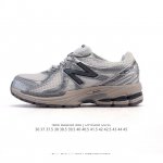 真标 Nb 新百伦 New Balance Ml860 V2 系列复古老爹风休闲运动慢跑。采用丝光猪巴皮革拼接透气网眼织物鞋面T-Beam大底提供足步弓支撑，保