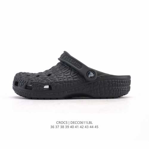 新款 Crocs 卡骆驰 鳄鱼纹鞋面运动 休闲 沙滩 包头 拖鞋 经典洞洞鞋 家居凉拖鞋 一式两用！ Crocs的鞋子采用了其专利材料 Croslite。这种材