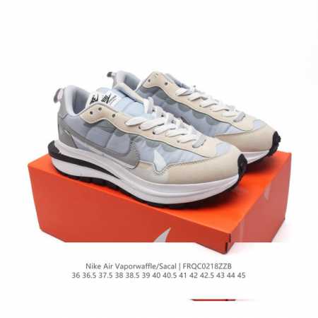 耐克 Sacai X Nike Vaporwaffle 华夫三代3.0 走秀重磅联名款厚底增高运动鞋 。鞋款由Pegasus与Vaporfly两款鞋型的设计元素 - 点击图像关闭