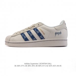 公司级 阿迪达斯 Adidas Superstar 三叶草经典贝壳头系列 新款休闲板鞋潮流男女士运动鞋。鞋面柔软皮革材质 标志性的贝壳鞋头，锯齿三条纹，简约的线