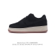 耐克 Nike Air Force 1 '07 Low 空军一号含气垫 低帮百搭厚底增高休闲运动板鞋。柔软、弹性十足的缓震性能和出色的中底设计，横跨复古与现代的