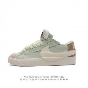 耐克 Nike Blazer Low '77 Jumbo 运动鞋，抓地板鞋，革新重塑经典街头人气鞋款，采用人气传统外观，巧搭大号耐克勾勾设计和宽大鞋带。柔软泡绵