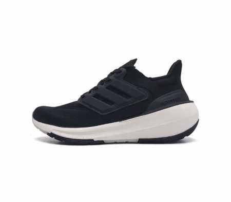 真爆 阿迪达斯 .男女老爹鞋 全新adidas Ultra Light Boost 系列超轻升级 10周年新一代缓震运动跑鞋 在阿迪达斯boost跑鞋面世十周年 - 点击图像关闭