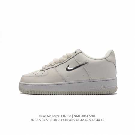 耐克 Nike Air Force 1 '07 Low 空军一号含气垫 低帮百搭厚底增高休闲运动板鞋。柔软、弹性十足的缓震性能和出色的中底设计，横跨复古与现代的 - 点击图像关闭