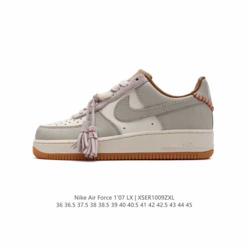 耐克 Nike Air Force 1 '07 Low 空军一号含气垫 小白鞋 低帮百搭厚底增高休闲运动板鞋。柔软、弹性十足的缓震性能和出色的中底设计，横跨复古