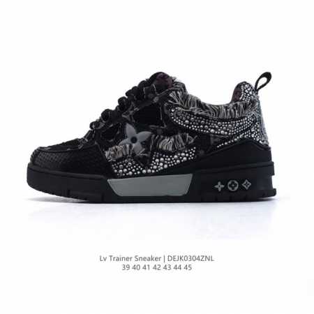 210 【公司级】Lv Skate Sneaker 路易威登 男士闪亮钻石鞋面运动板鞋于 2024 秋冬秀场初次亮相，此次以粒面牛皮革焕新呈现。加垫鞋领和鞋舌援 - 点击图像关闭