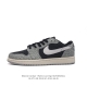 耐克 乔丹air Jordan 1 Low Aj1 乔1 乔丹1代aj1 低帮复古文化休闲运动篮球鞋。该鞋款从 1985 年元年款汲取设计灵感，焕新演绎简约经典
