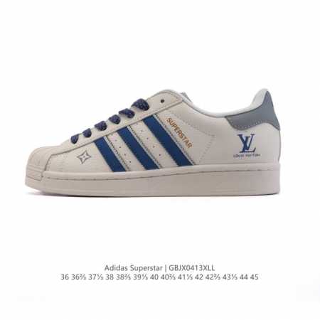 公司级 阿迪达斯 Adidas Superstar 三叶草经典贝壳头系列 新款休闲板鞋潮流男女士运动鞋。鞋面柔软皮革材质 标志性的贝壳鞋头，锯齿三条纹，简约的线 - 点击图像关闭