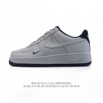 耐克 Nike Air Force 1 '07 Low 空军一号含气垫 小白鞋 低帮百搭厚底增高休闲运动板鞋。柔软、弹性十足的缓震性能和出色的中底设计，横跨复古