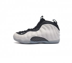 公司级 耐克nike Air Foamposite Pro 男士实战篮球鞋 喷泡是一双内场的后卫战靴 97年1月份首期发行 使用foamposite一次成型的喷