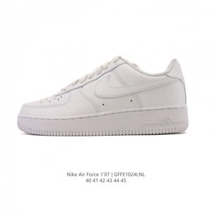 耐克 Nike Air Force 1 '07 Low 空军一号含气垫 低帮百搭厚底增高休闲运动板鞋。柔软、弹性十足的缓震性能和出色的中底设计，横跨复古与现代的