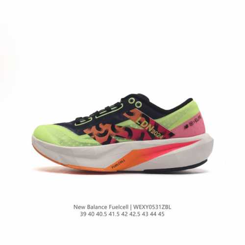 新百伦 New Balance Nb 男鞋rc Elite系列mrcxlg3马拉松专业竞速碳板跑步鞋。搭载全新升级的全脚掌，Fuelcell科技中底，其优秀的疾