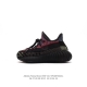 童鞋 Adidas 阿迪达斯儿童运动鞋 Yeezy Boost 350 V2 椰子 休闲透气缓震舒适 百搭轻便中底慢跑鞋 椰子鞋经典运动鞋中性跑鞋，是Adida