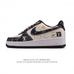 公司级 耐克 Nike Air Force 1 '07 Low 空军一号含气垫 小白鞋 路易威登联名 低帮百搭厚底增高休闲运动板鞋。柔软、弹性十足的缓震性能和出