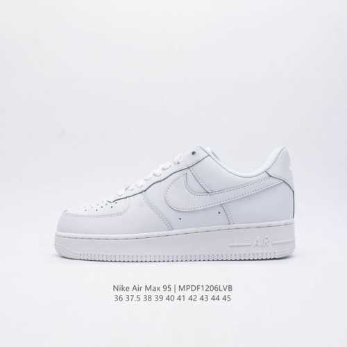 耐克 Nike Air Force 1 ’07 空军一号af1 低帮百搭休闲运动板鞋。 柔软、弹性十足的缓震性能和出色的中底设计，横跨复古与现代的外型结合，造就