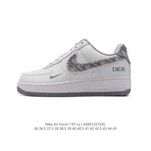 耐克nike Air Force 1 Low 空军一号 Af1 小白鞋 低帮百搭厚底增高休闲运动板鞋。柔软、弹性十足的缓震性能和出色的中底设计，横跨复古与现代的