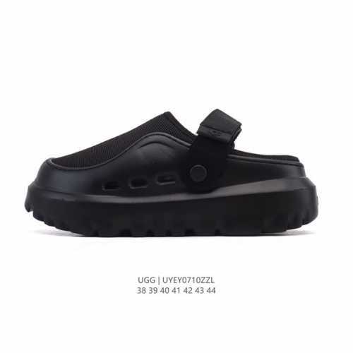公司级 Ugg 男士包头凉鞋 新款上新啦 时尚百搭单品半包头运动凉鞋家居拖鞋 魔术贴 一脚蹬 一式两用休闲凉拖鞋。潮流元素宽版弹力后跟带设计，在休闲凉拖鞋和舒适