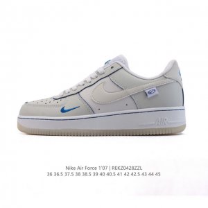 耐克 Nike Air Force 1 '07 Low 空军一号 小白鞋 含气垫 低帮百搭厚底增高休闲运动板鞋。柔软、弹性十足的缓震性能和出色的中底设计，横跨复