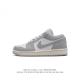耐克 乔丹air Jordan 1 Low Aj1 乔1 乔丹1代aj1 低帮复古文化休闲运动篮球鞋。该鞋款从 1985 年元年款汲取设计灵感，焕新演绎简约经典
