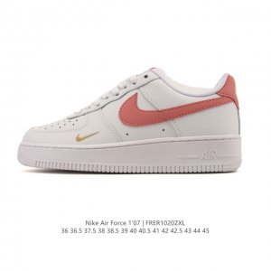 耐克 Nike Air Force 1 '07 Low 空军一号含气垫 低帮百搭厚底增高休闲运动板鞋。柔软、弹性十足的缓震性能和出色的中底设计，横跨复古与现代的