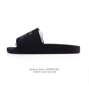 新品公司级 Burberry 巴宝莉 经典复古 时尚简约 网布透气 舒适轻便 露趾 平底 套穿 一字 拖鞋 4076218巴宝莉拖鞋！轻奢感拉满的夏日必备！整个