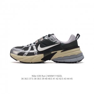Nike 耐克 V2K Run 减震防滑 复古低帮运动跑步鞋 超火复古跑鞋，采用太空革组合呼吸网眼布鞋面材质，搭载正确4层组合底模，嵌入TPU加固稳定模块,双层