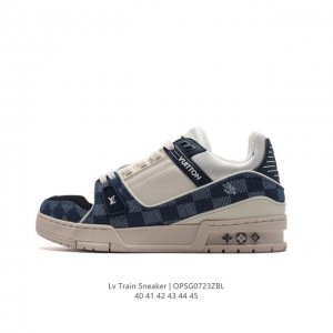 路易威登 Louis Vuitton Lv路易威登板鞋 时尚运动鞋 潮厚底增高鞋 。舒适防滑底和百搭性霸屏整个时尚娱乐圈，细节调整完美主义！鞋面采用柔软皮革鞋面