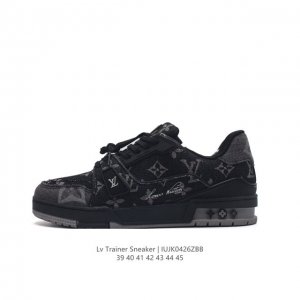 路易威登 Louis Vuitton Lv路易威登板鞋 时尚运动鞋 潮厚底增高男鞋 。舒适防滑底和百搭性霸屏整个时尚娱乐圈，细节调整完美主义！鞋面采用织物材质专