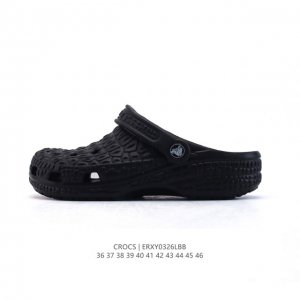 70 【新款】Crocs/卡骆驰 鳄鱼纹鞋面运动 休闲 沙滩 包头 拖鞋 经典洞洞鞋 家居凉拖鞋 一式两用！ Crocs的鞋子采用了其专利材料——Croslit