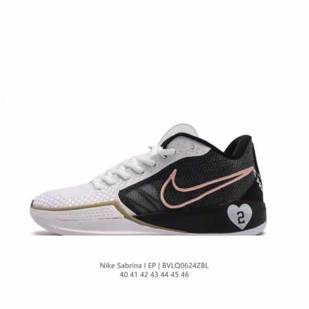 WNBA 球星Sabrina Ionescu 的签名鞋Nike Sabrina 1 篮球鞋正式发布 这双鞋定位是中性，并不限定于女子款式。低帮设计，鞋面材质选取 - 点击图像关闭