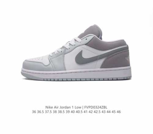 耐克 乔丹air Jordan 1 Low Aj1 乔1 乔丹1代aj1 低帮复古文化休闲运动篮球鞋 该鞋款从 1985 年元年款汲取设计灵感 焕新演绎简约经典