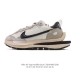 耐克 Sacai X Nike Vaporwaffle 华夫三代3.0 走秀重磅联名款运动鞋 。鞋款由pegasus与Vaporfly两款鞋型的设计元素共同构建