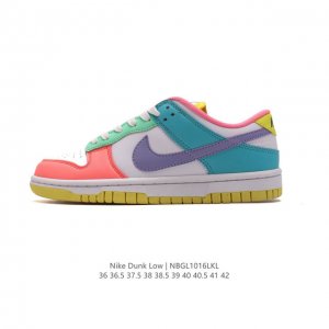 耐克 Nike Sb Dunk Low Pro 女款运动鞋复古板鞋，尽情迈步，彰显个性风采。采用柔软皮革鞋面，经久耐穿，塑就如元年款 Dunk 般的复古质感。鞋