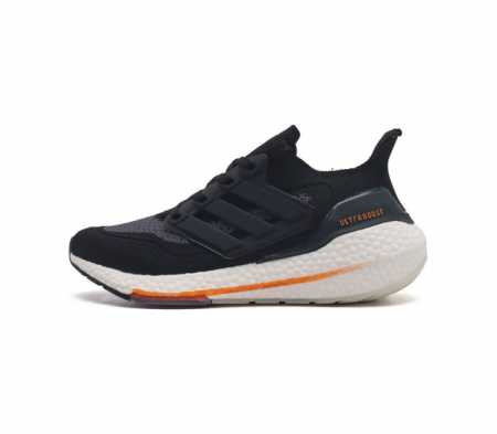 阿迪达斯 男女鞋 Adidas Ultraboost 21低帮畅跑缓震回弹跑步运动鞋 Ultraboost 21以全新的外观示人 此次采用全新编制纹理的prim - 点击图像关闭