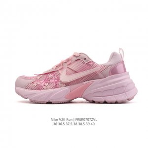 公司级 Nike 耐克 V2K Run 减震防滑 复古低帮运动跑步鞋 超火复古跑鞋，采用太空革组合呼吸网眼布鞋面材质，搭载正确4层组合底模，嵌入Tpu加固稳定模