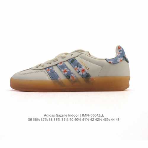 公司级 阿迪达斯 Adidas Originals Gazelle Indoor复古三叶草防滑透明橡胶板鞋经典运动鞋。这款经典鞋,忠于原版设计,缀撞色三条纹和鞋