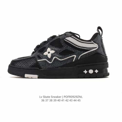 帝王版 Lv Skate Sneaker 路易威登 2025年新款运动板鞋 蛇年限定 春夏秀场初次亮相，此次以粒面牛皮革焕新呈现。加垫鞋领和鞋舌援引滑板鞋设计，
