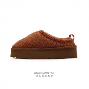 公司级 Ugg 棉拖 雪地靴 俏皮可爱的百变造型， 美国轻奢品牌ugg 平底系列冬季羊毛一体雪地休闲保暖毛毛家居包头棉拖鞋。官方同步包装 检验标 材料采用原厂防