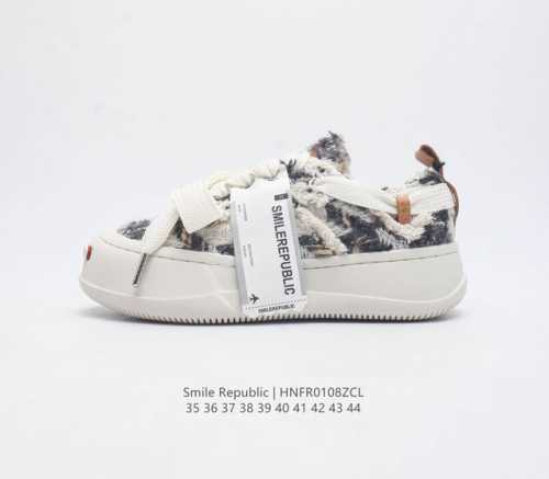 Smilerepublic 厚底开口笑帆布鞋系列厚底增高运动鞋 小红书热门款smilerepublic 向前一步 保持微笑: 檀健次主理品牌 众多明星上脚同款厚
