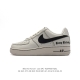 耐克 Nike Air Force 1 '07 Low 空军一号含气垫 低帮百搭厚底增高休闲运动板鞋。柔软、弹性十足的缓震性能和出色的中底设计，横跨复古与现代的